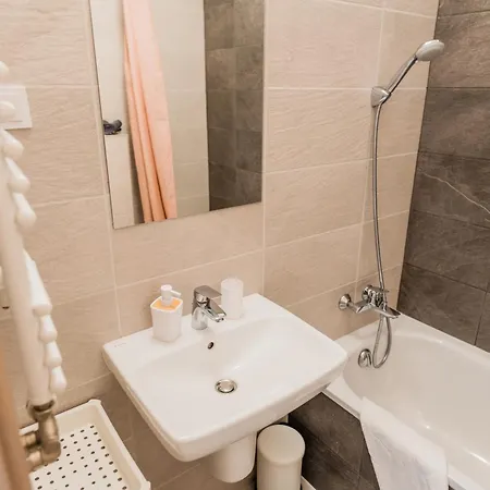 Stylish Above The Buzz Apartman Budapest