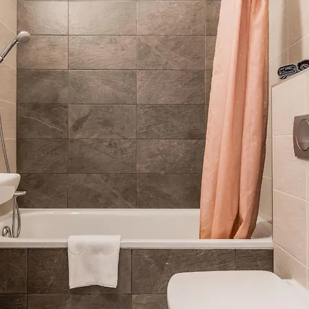 Stylish Above The Buzz * Budapest